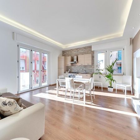 Ariston - Ciclabile Appartamento In Centro Al Mare Con Balcone Sanremo Dış mekan fotoğraf